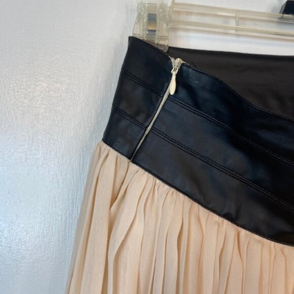 Blue Rain Blush pink and Black knee high skirt - Picture 7 of 9